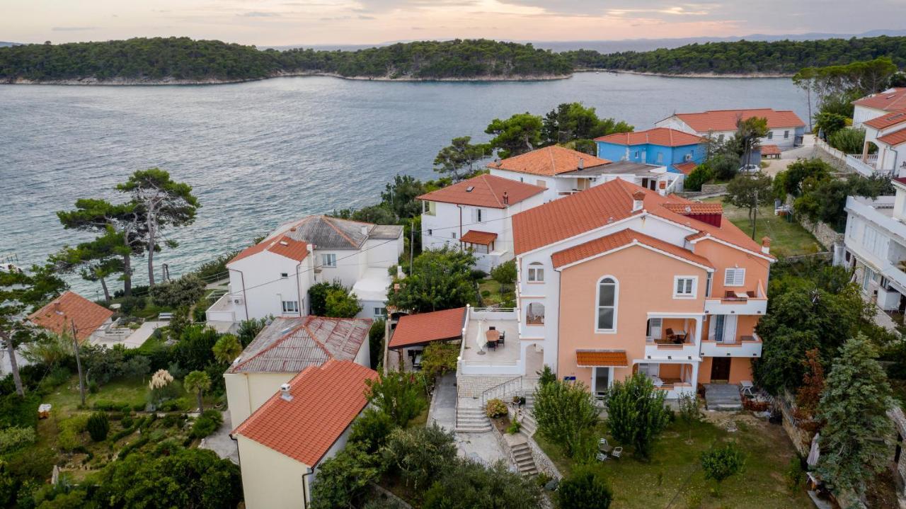 Apartments And Rooms Bolero Rab Town Exterior foto